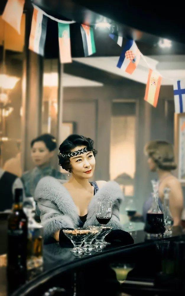 47岁柯蓝不服老,携手达康书记民国探案,旗袍上阵名媛范十足