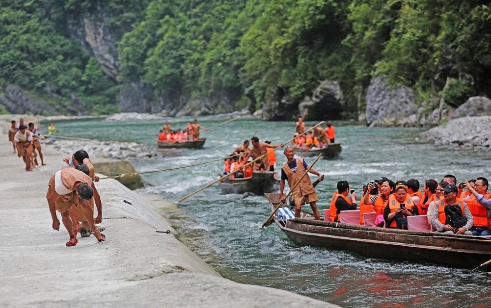 在水里泡了50年的三峡纤夫