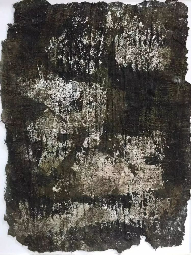 唐明修 《锦衣》 50x65cm 麻布,瓦灰,生漆 1998年