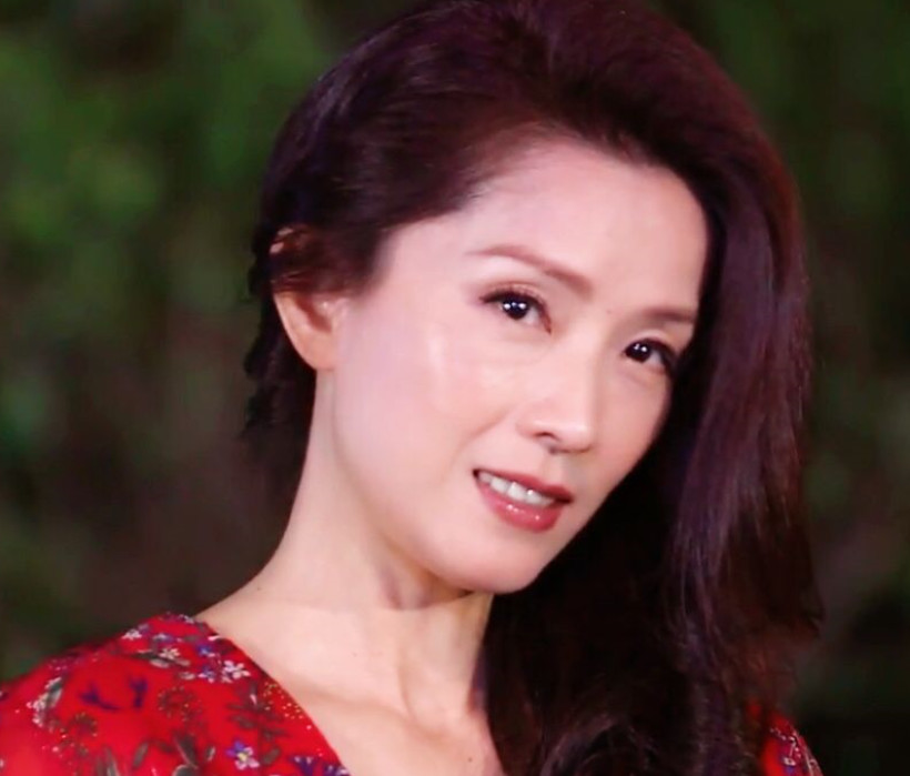 还记得《新乌龙院》中的小红吗?曾与成龙传绯闻,今50岁还很美