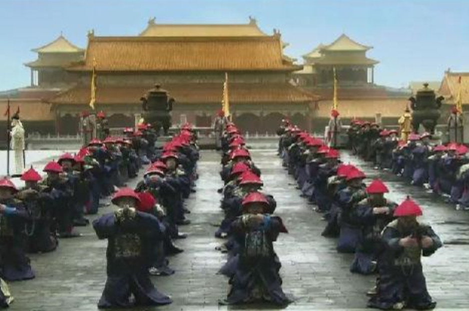 清代的"三跪九叩"礼是怎么跪法的?
