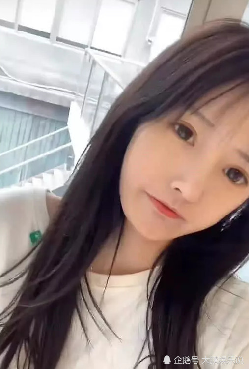 套璐璐原相机照被疯传鼻子咋还会拐弯不对不对一定是我眼花了