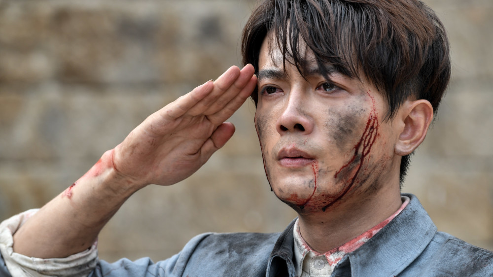 值得一提的是,将这个复杂角色拿捏的精准到位的李哲亭正是北京电影