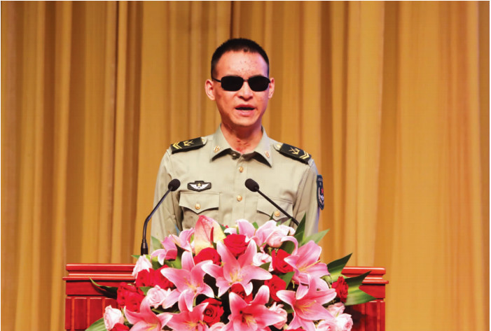 省领导赵金,刘慧晏,驻滇解放军领导魏文波,王德波参加会见并出席报告