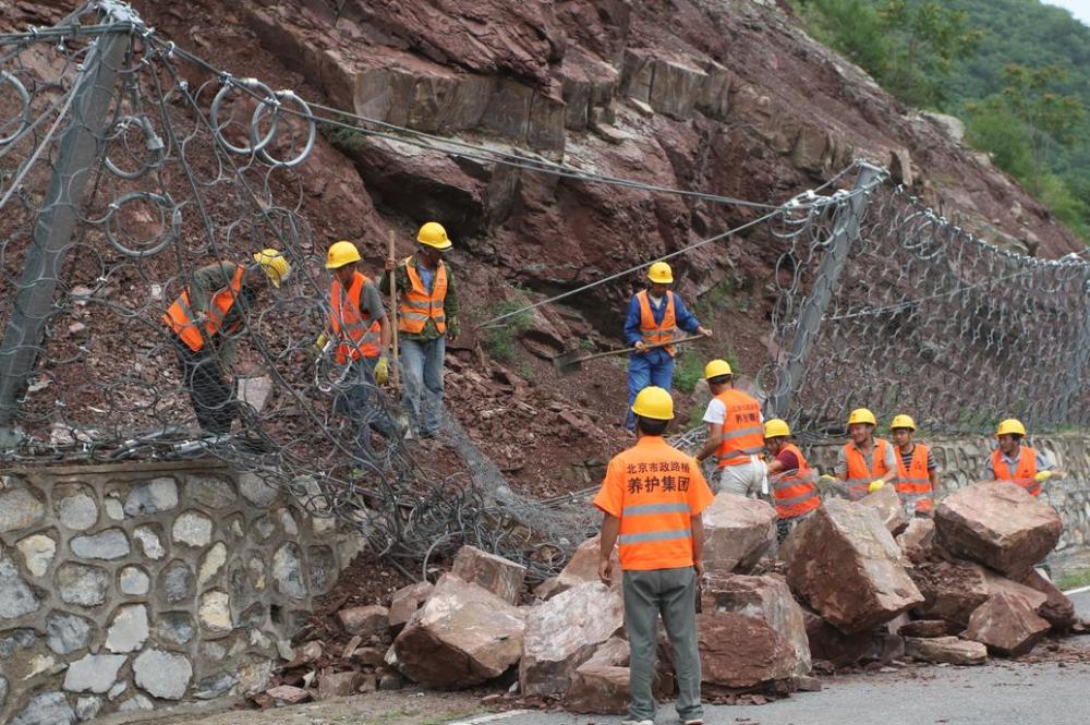 门头沟突发山体崩塌,"防护网全兜住了,没事儿!"揭秘防护网