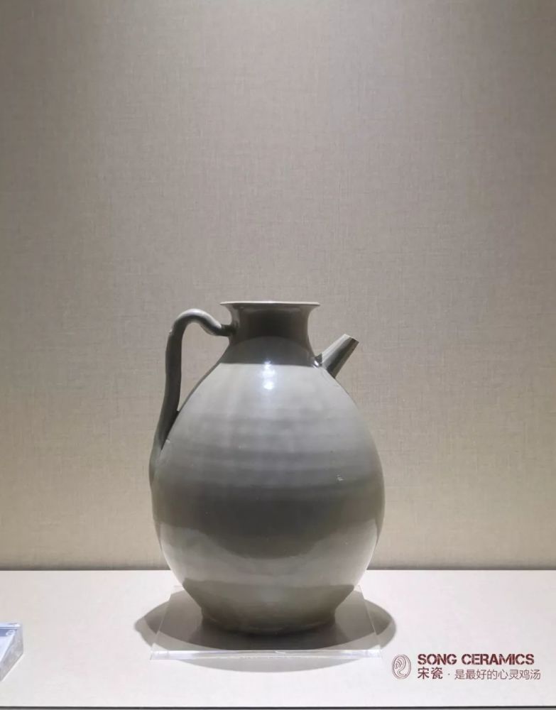 魅力的な価格 宋越窯の手で茶渍釉结构ツインの古竜口瓶沙器が当該骨董