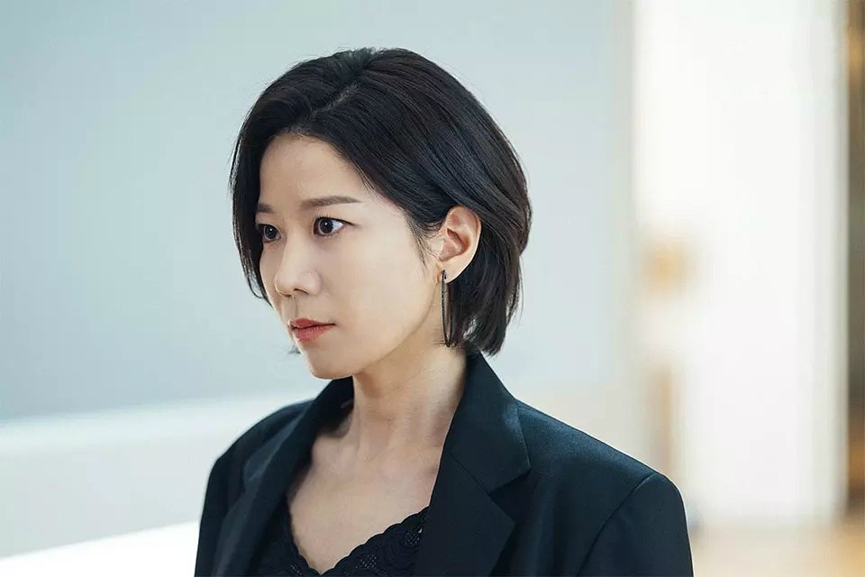 "没谈过"恋爱的女孩,皆因有个以爱之名来干涉的妈妈,太真实