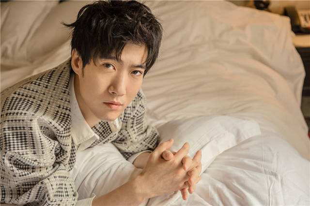 李沁新电影《温暖的抱抱》开拍,男主令人期待,票房稳了