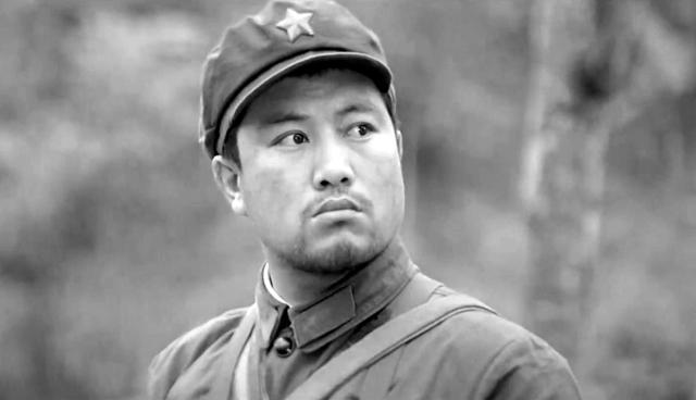 中扮演靳开来,以及在电视剧《上海一家人》中扮演黑皮哥等