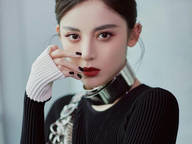 都在看古力娜扎的项链 谁注意到她的眼睛 绝代美人