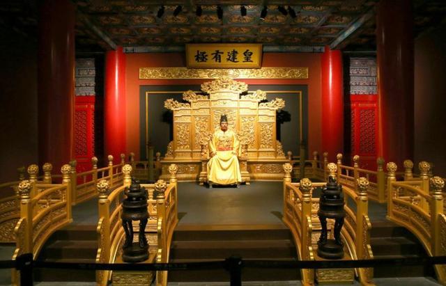 由来是朱元璋,大明王朝建立,朱元璋将南京皇宫大朝会正殿称作"奉天殿"