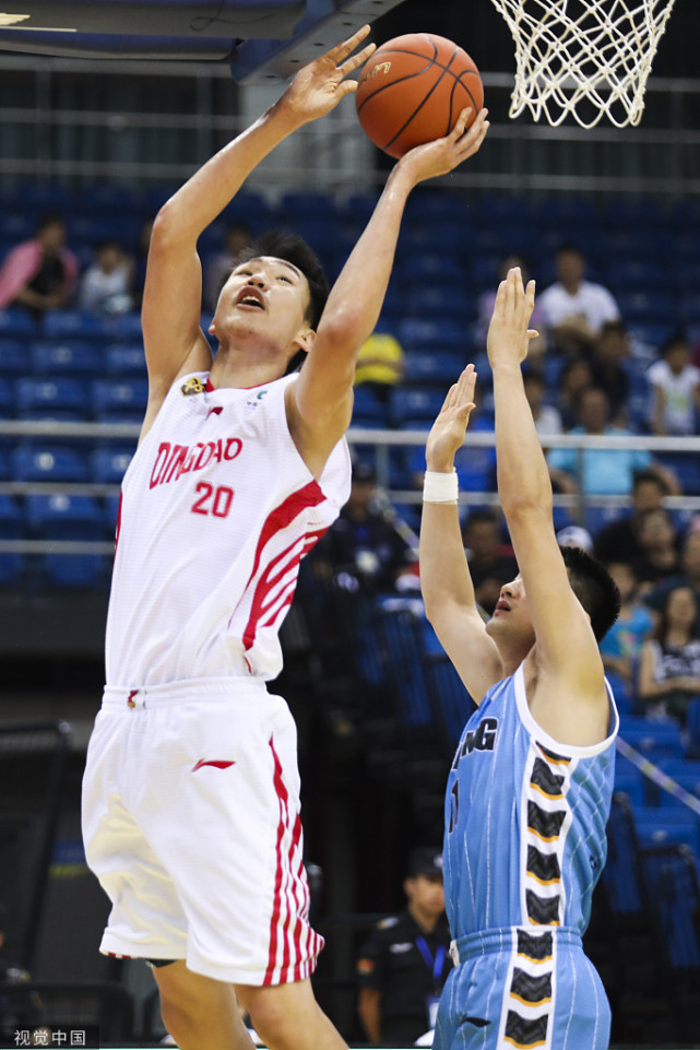 cba环渤海夏联青岛胜北京 张骋宇飞身上篮