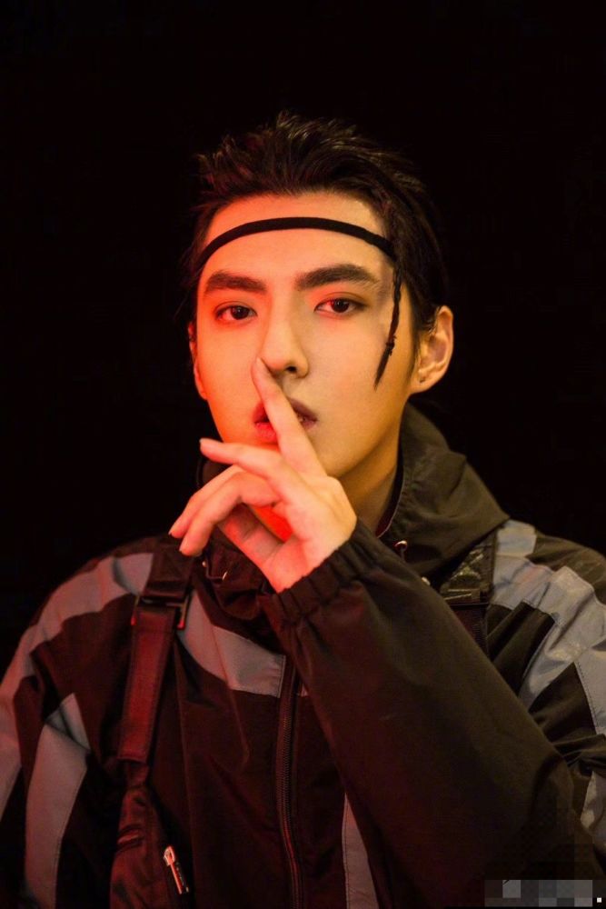 "大碗宽面"mv发布,吴亦凡秒变面馆师傅,这点更让人意外!