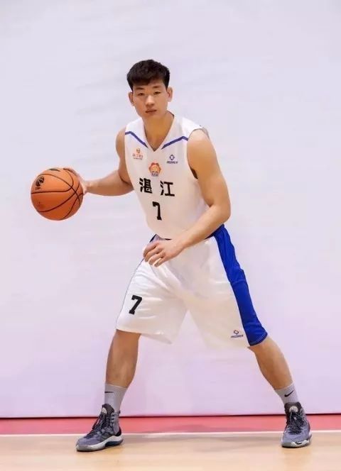 湛江又出一名省男篮联赛球王这个90后小伙你认识吗