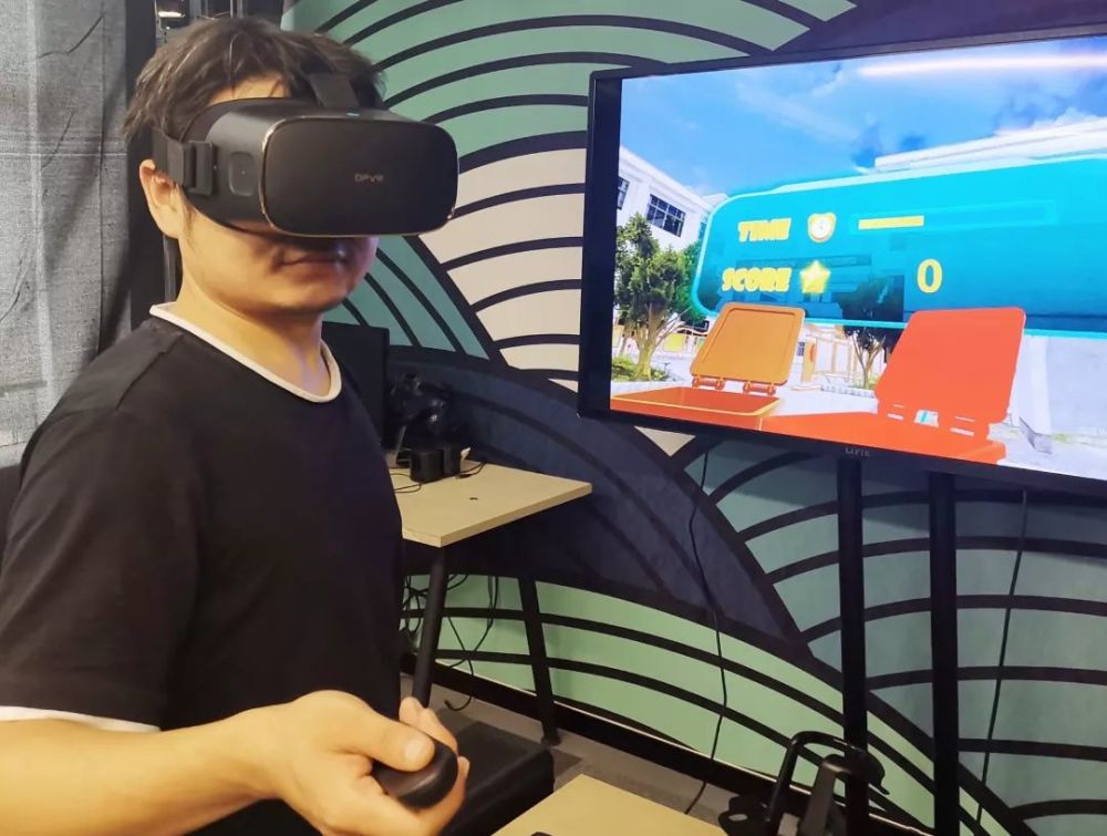 大朋vr联合东湃安全vr垃圾分类玩得有点炫