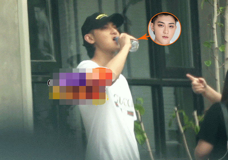 继王源抽烟后,黄子韬抽烟成范本,专门走到室外,抽完烟不忘漱口_腾讯