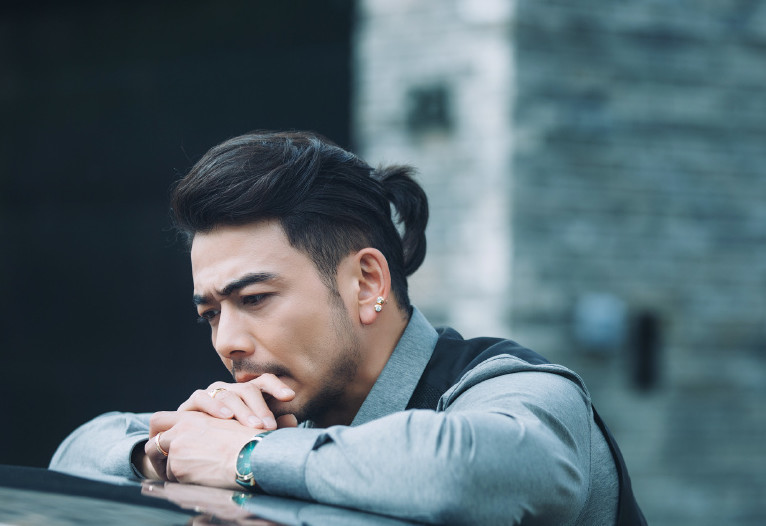 归还世界:娜扎红裙假面惊艳,杨烁油腻遭劝退,徐正溪求婚戏最佳