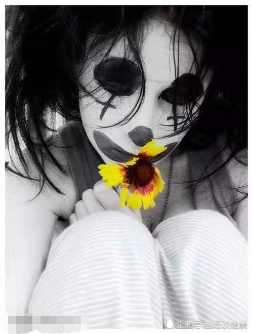 自测患上假笑抑郁症的女生通常有这3种表现你占了几条