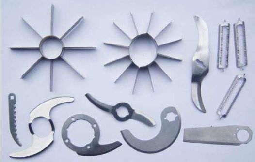 而这种报复性行为,则一般用"寄刀片"三个字来代替.