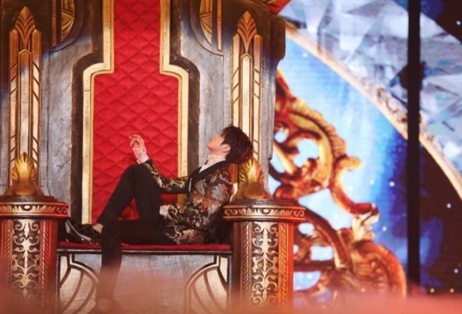 网友晒对比照,力证蔡徐坤模仿权志龙,这一次蔡