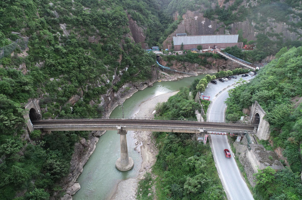 探訪中國第一條電氣化鐵路已過耳順之年依舊老驥伏櫪