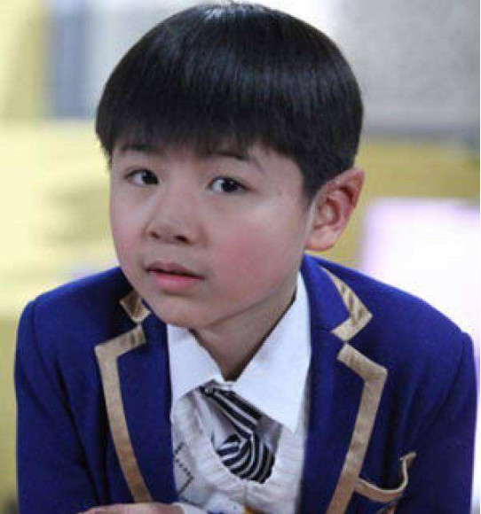 记得快乐星球的蓝多多吗如今帅到不敢认网友侧脸像王源