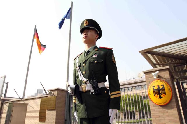 中国驻外大使馆的安全由谁来保护?为何动用武警,而并非是解放军