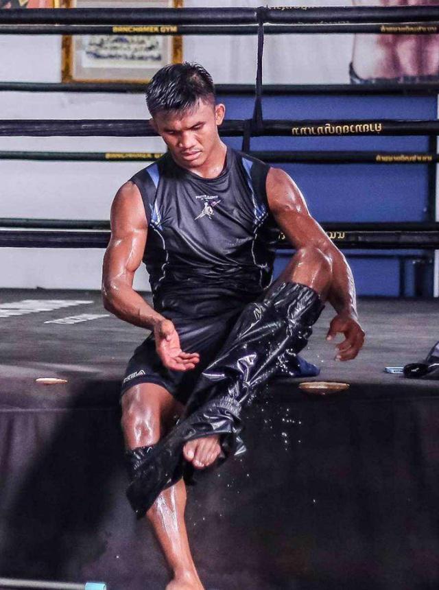 年近四十岁播求的四面人生,种地捞鱼偶尔炫富,身家超亿从没忘本