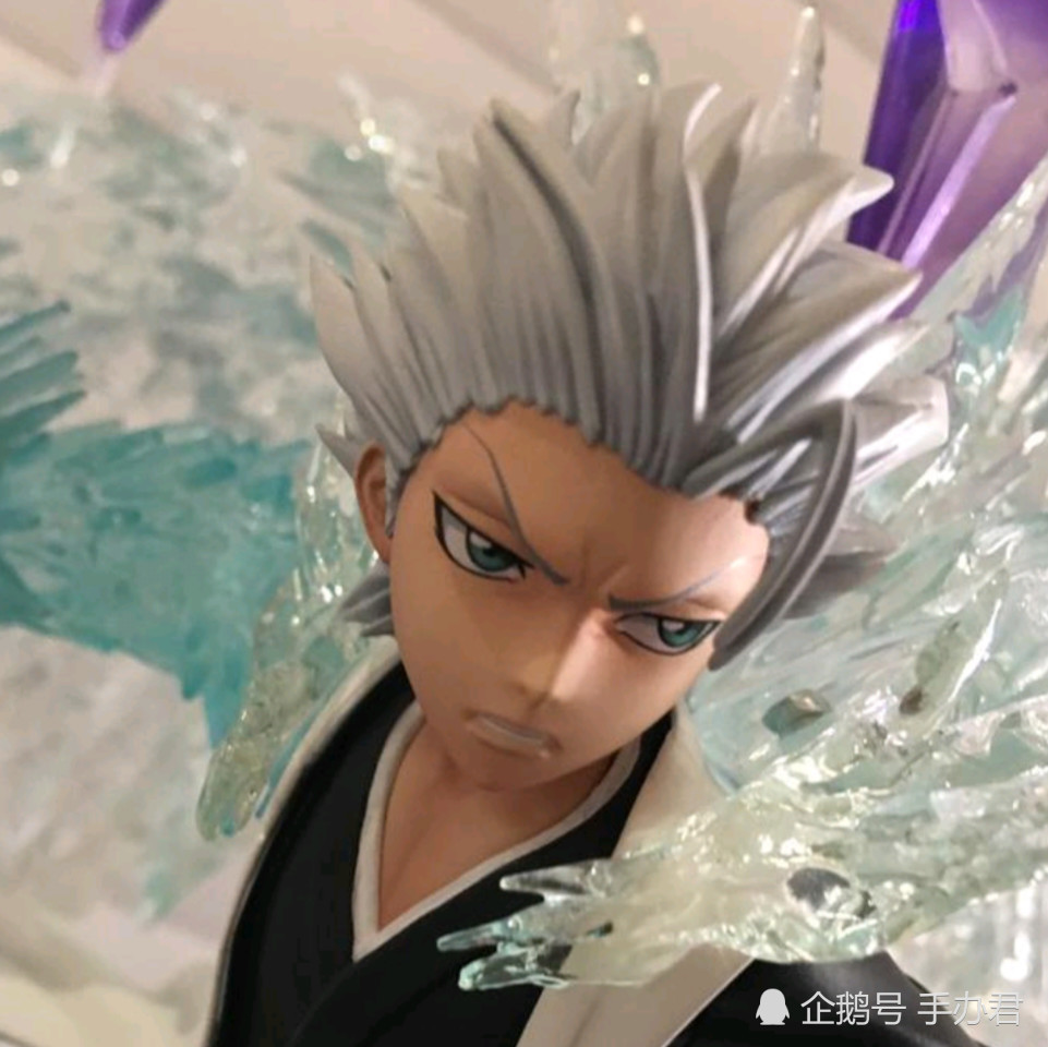 端坐于霜天吧冰轮丸 死神十番队日番谷冬狮郎手办 白毛就是帅