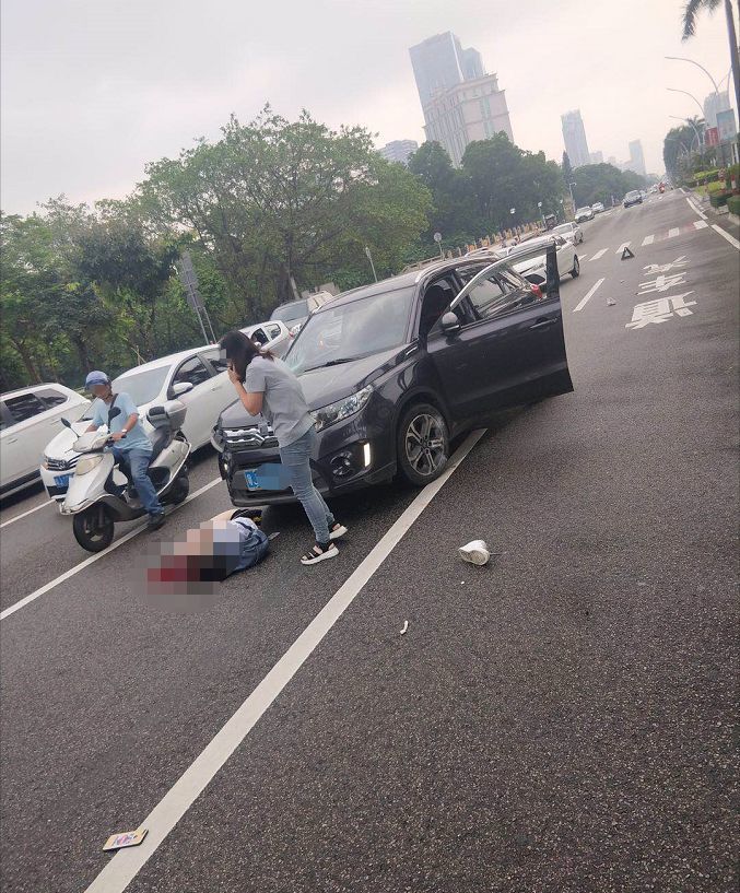 江门市区发生车祸:1名女生被撞身亡!