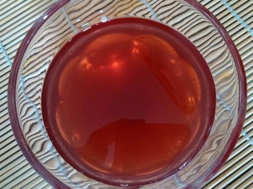 我们如果想要防止绿豆汤变成红色就要从根本上杜绝这些化学反应的发生