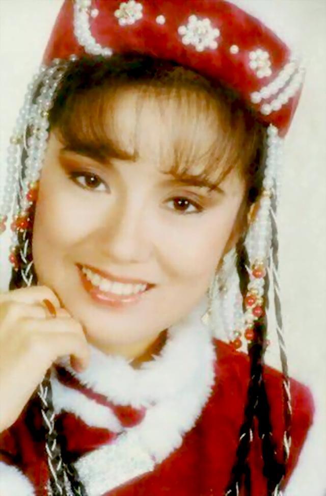 83版射雕华筝公主神隐26年现身59岁不显老