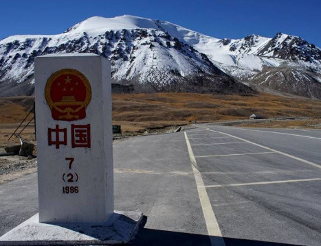 28万公里,所以我们这么多边境线自然也就有军人在保守,这些军人常年