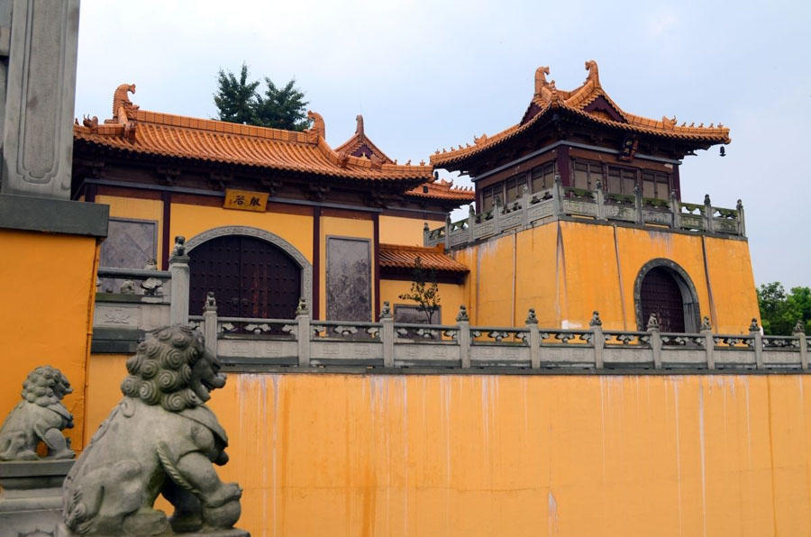 南京有一座方形的山,秦始皇和孙权改造而成,山上有世界第一斜塔