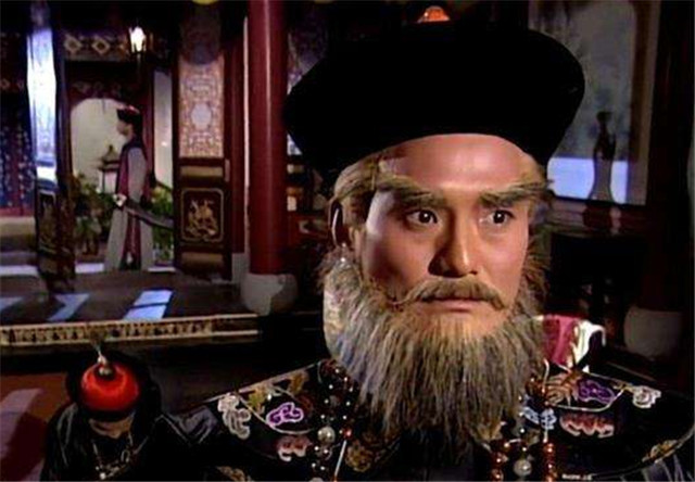 鳌拜只是四辅臣之一,为何在康熙眼里,把他当成最大威胁