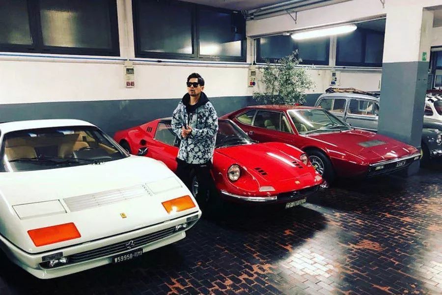 玩车大佬周杰伦的收藏都有哪些街车跑车老爷车带你一次看够