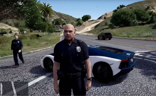 Gta5 假扮 警察 开着警车去军事基地 结局真舒畅