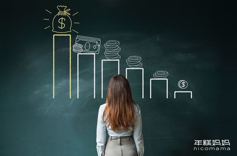 家庭月收入多少 才能支持妈妈全职带娃