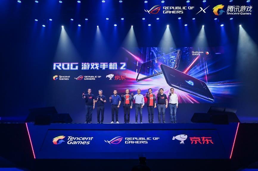 继 八爪鱼 后 帝王蟹 再次傲视全场 Rog19新品发布