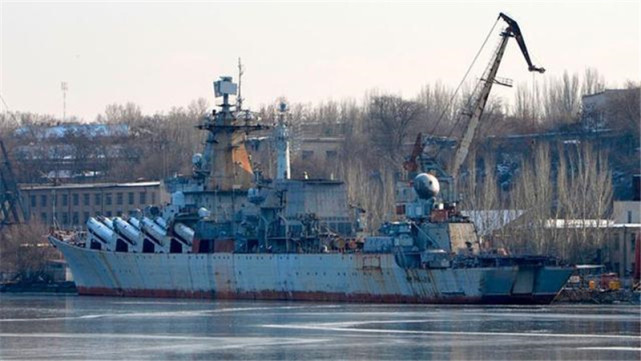 "乌克兰"号巡洋舰浸泡整整29年,最终难逃拆解命运,令人伤感