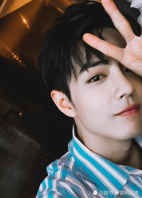 肖战是工商大校草刘昊然是中戏校草王一博就厉害了