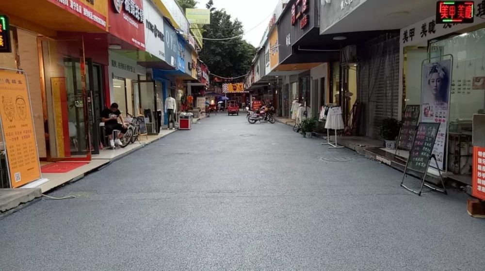 "紧邻遂州中路,遂宁老城区有大东街,小东街,桂香街,百福街,天上街