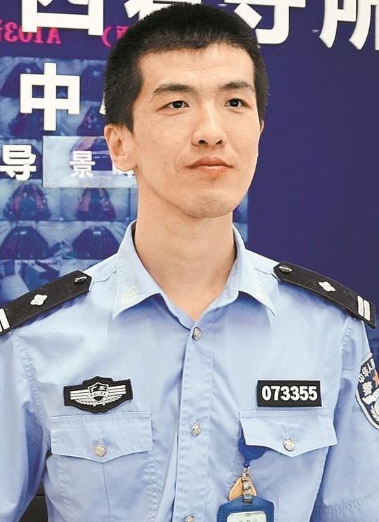 警星档案 朱亮,男,1984年2月出生,2017年1月转业入警,现任市公安局第
