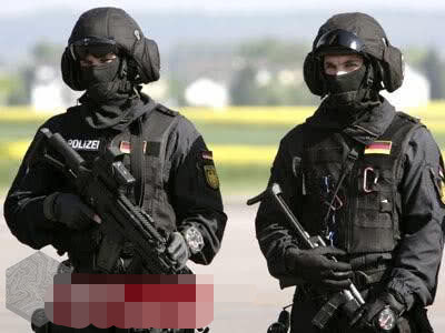 三级头盔现实中什么样?现实中的三级头原来是俄罗斯山寨瑞士的