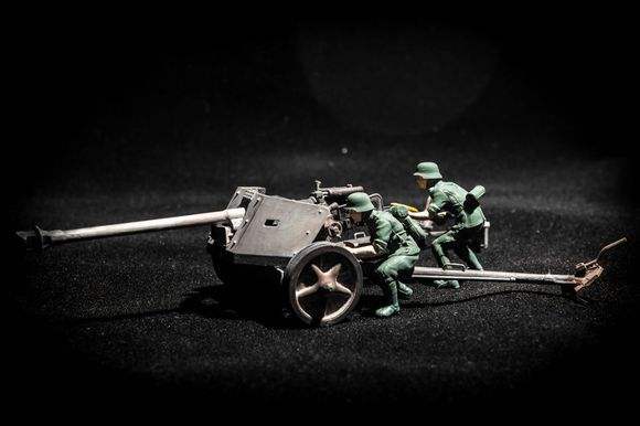 德国步兵最经典的反坦克武器:pak40反坦克炮!