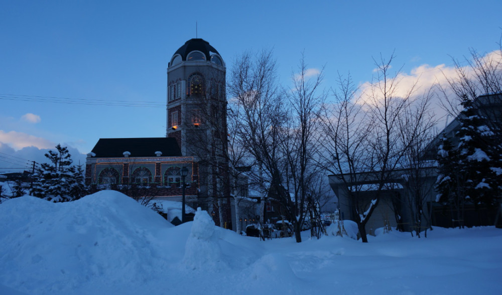 冬季到北海道邂逅最浪漫的雪景 感受滑雪的乐趣 令人难忘