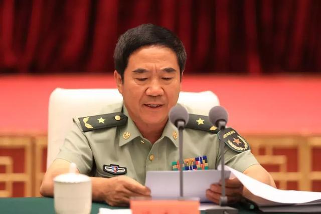 山东内蒙古两省军区司令员同时换将邱月潮和马庆雷少将履新