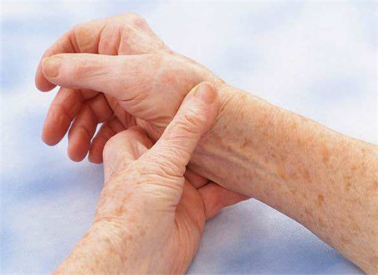 糖尿病早期不疼不痒身体3处出现反常可能血糖已高