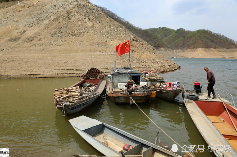 最后的鸭绿江放排人 60年水上漂 救人拒表扬 随时能 出国