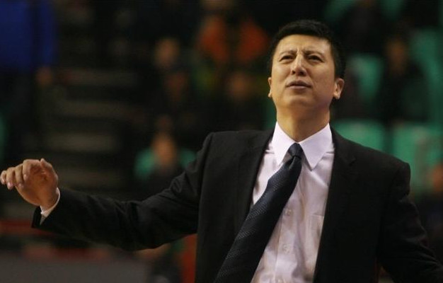 为什么新疆与辽篮比赛主裁判郑军被停赛15场?